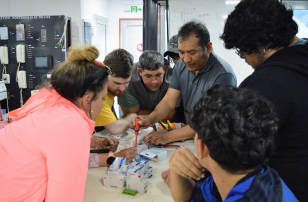 Educación fortalece los CEFyAP para promover la inserción laboral