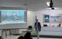 Tuvo lugar una exitosa presentación del libro &quot;Viajemos&quot; en Caleta Olivia