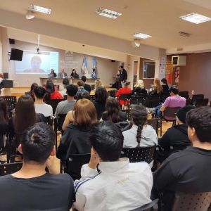 Memoria, Verdad y Justicia: Estudiantes secundarios se unieron para conmemorar la fecha con la UNPA - UARG