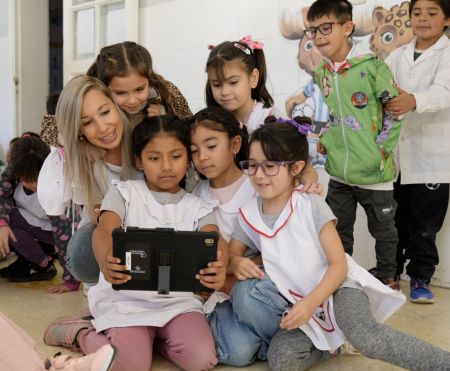 “Un libro abre puertas y genera oportunidades”: crece el Plan Provincial de Alfabetización en Santa Cruz