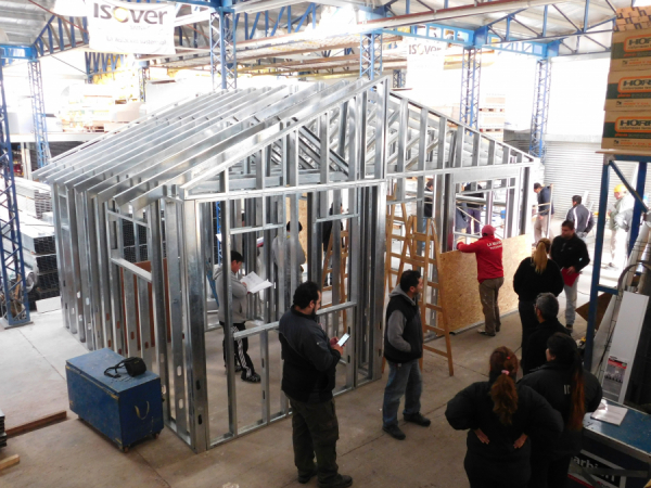 Inspectores de IDUV se capacitaron en el sistema de Construcción en Seco Steel Framing