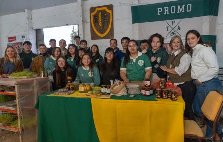 Estudiantes de la Escuela Agropecuaria N° 1 expusieron sus producciones en la Feria Ganadera de Puerto San Julián
