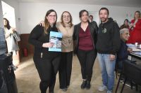 La gobernadora junto a Mariela Medina de ATE y otros representantes de Salud.