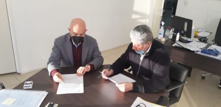 IDUV firmó cuatro convenios con la Municipalidad de Caleta Oliva