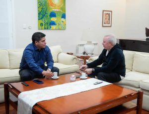 Claudio Vidal recibió al exgobernador Daniel Peralta y compartieron un desayuno en Río Gallegos