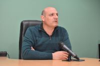 Julio Bujer, presidente de la Administración General e Vialidad Provincial hizo efectiva la entrega. 