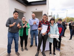 Vidal: “Hoy se cumple el sueño de la vivienda propia para los vecinos de Perito Moreno”