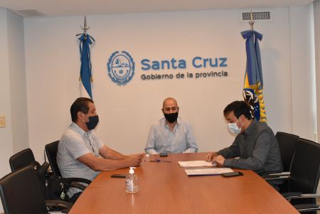 Firmaron convenio con el Centro Superior para el Procesamiento de la Información en Casa de Santa Cruz