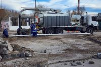 Servicios Públicos continúa la reparación de un caño troncal de la red de cloaca en Truncado