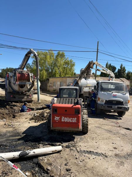 Servicios Públicos realizó trabajos de mantenimiento y mejoras en los servicios de agua y energía en Caleta Olivia