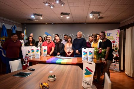 Santa Cruz inaugura junto a la comunidad LGBTIQ+ una nueva temporada de &quot;Fam Press&quot;