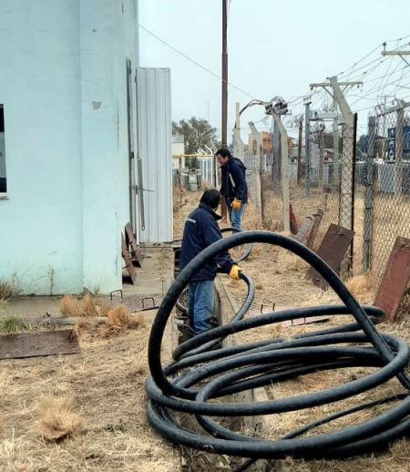 Concretan tareas de reemplazo de cable de potencia en Puerto Santa Cruz