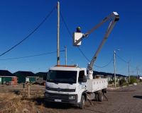 Perito Moreno: Servicios Públicos amplía la red eléctrica en el barrio Industrial