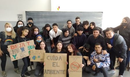 Estudiantes del CPES N° 38 llevan adelante un Proyecto Socio Comunitario Solidario