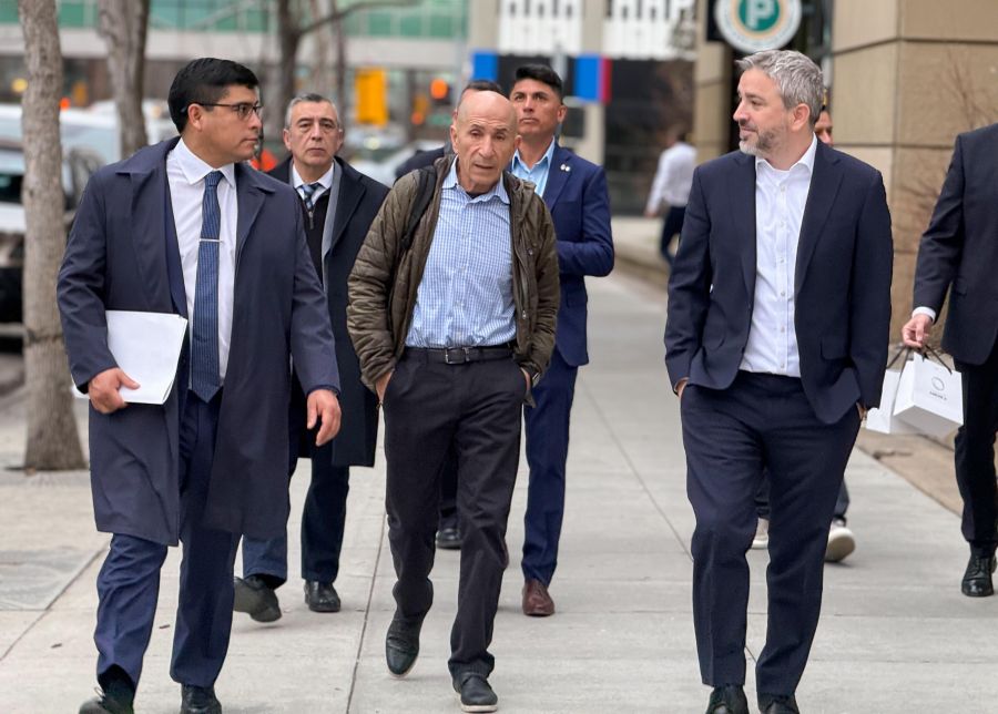 &ldquo;Vamos a acompa&ntilde;ar cada proyecto que impulse el crecimiento de Santa Cruz&rdquo;, afirm&oacute; Llugdar en Canad&aacute;