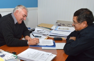 Educación firmó convenio por los servicios de limpieza con Pico Truncado