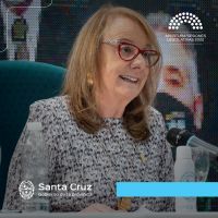 Alicia firmó el decreto que otorga el 15 por ciento de aumento para la Administración Pública Provincial