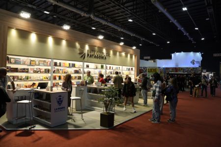 Santa Cruz comenzó su participación en la Feria Internacional del Libro de Buenos Aires