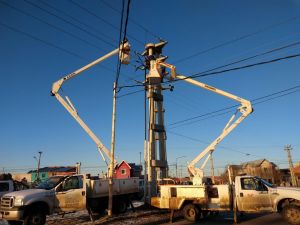 Servicios Públicos trabaja en el restablecimiento del servicio de energía