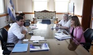 Santa Cruz participó de una reunión en la cartera social nacional
