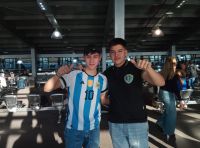 Dos estudiantes santacruceños parten rumbo a Francia representando a la Argentina
