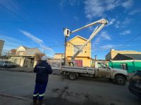 Servicios Públicos trabaja en el recambio de luminarias del barrio Evita