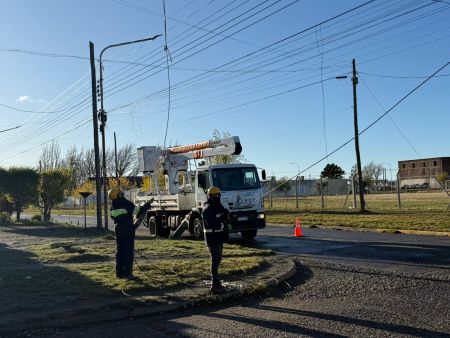 Trabajos de tendido y cableado de fibra óptica.