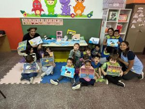 Charlas ambientales en Las Heras: niños y niñas aprendieron sobre el macá tobiano