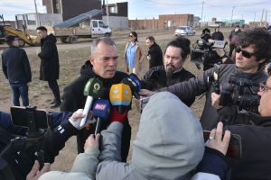 Daniel Álvarez, jefe de Gabinete de Ministros, en diálogo con los medios provinciales. 