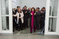 La Vicepresidenta de Nación y la Gobernadora en el nuevo edificio. 