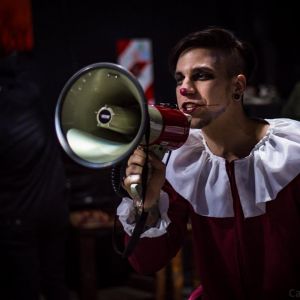 El unipersonal “Demoliendo teles” se presentará en el ciclo “A todo teatro”