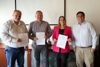 Producción acordó con el Banco Santa Cruz implementar la línea de créditos “Santa Cruz Produce”