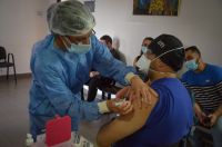 El personal de primera línea del Hospital Distrital Pico Truncado recibió la primera dosis de la vacuna Sputnik V