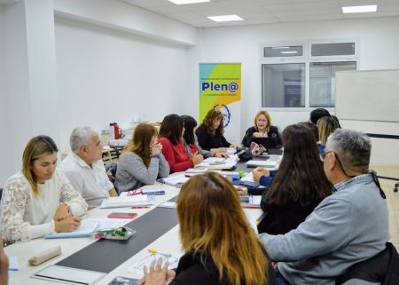 Educación trabaja para potenciar las políticas de gestión