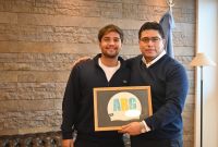 Claudio Vidal recibió a Matías Díaz Hernández, campeón de aguas mundiales con “grandes” proyectos