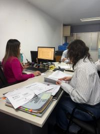 Servicios Públicos realizó apertura de sobres para equipar al personal con indumentaria de abrigo