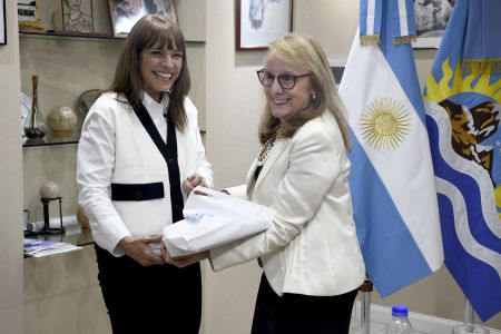 La gobernadora Alicia Kirchner y Rosario Lufrano.