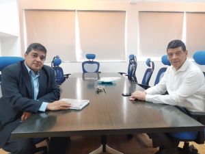 Salud y la Universidad Jauretche gestionan la presencia de especialistas en Santa Cruz