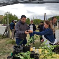 Autoridades de Educación recorrieron la Expo “Los Antiguos Produce 2022”