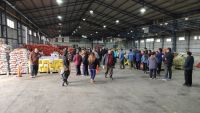 Más de 400 familias ya compraron en la primera jornada minorista en el Mercado Concentrador Patagónico de Río Gallegos