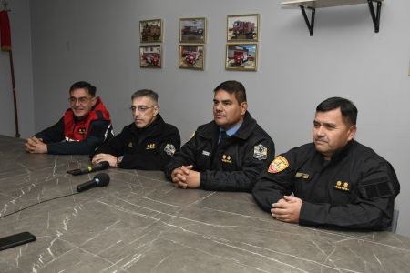 Bomberos de Santa Cruz informaron sobre sus intervenciones en el alerta naranja y relevamiento tras el sismo en la Cuenca Carbonífera