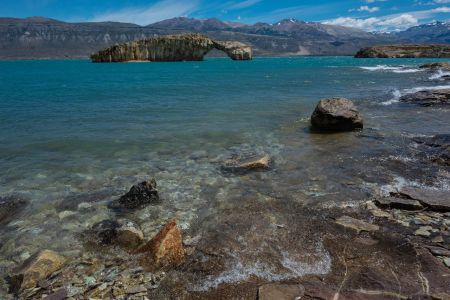 Lago Posadas: un oasis natural de ensueño por descubrir
