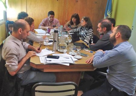 Supervisores trabajan en el Sistema Integral para la Educación de Adultos