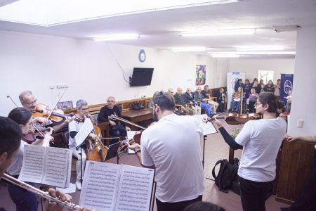 La orquesta “Música Para el Alma”, ofreció un concierto en la Residencia “Braulio Zumalacarregui”.