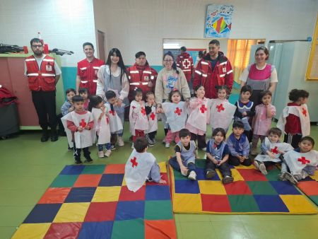 El Jardín de Infantes N° 35 junto a la Cruz Roja vivió una jornada de prevención