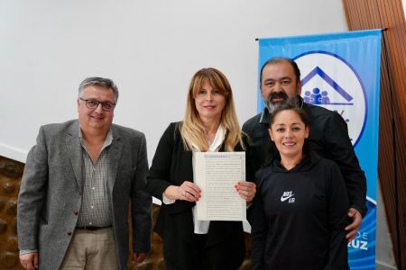 El Gobierno Provincial gestionó las firmas de escrituras para familias que esperaron 10 años en El Calafate