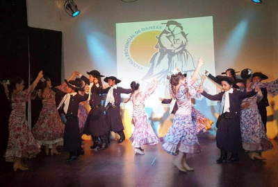 La Escuela Provincial de Danzas realizó su acto de egreso y clausura de ciclo lectivo en el Complejo Cultural