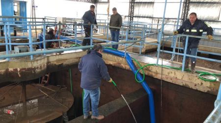 Comenzaron las tareas de limpieza en la Planta Potabilizadora de Agua de Río Gallegos