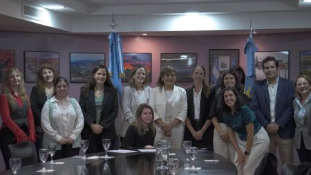 Santa Cruz firmó un acuerdo para fortalecer la alfabetización con acompañamiento técnico y formación docente