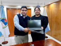 El mandatario provincial recibió a Yanina Guzmán en Casa de Gobierno.